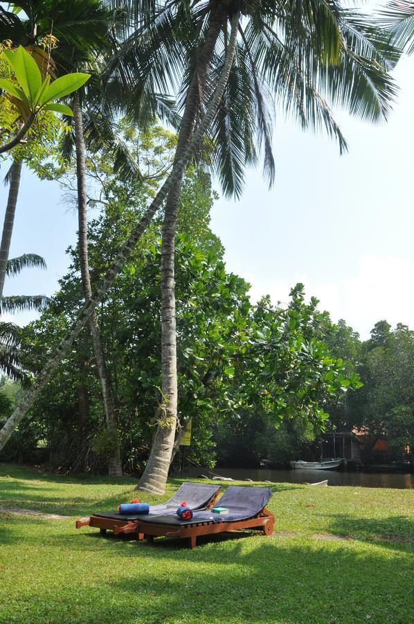 Muthumuni Ayurveda River Resort Aluthgama Exterior photo